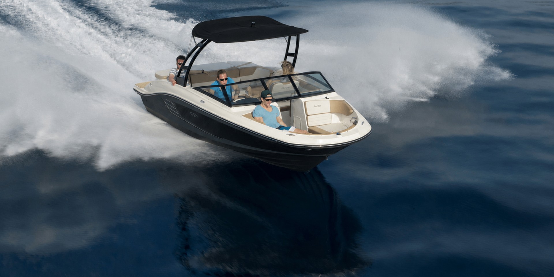 Elektryczna motorówka Sea Ray 210 na Zalewie Zegrzyńskim